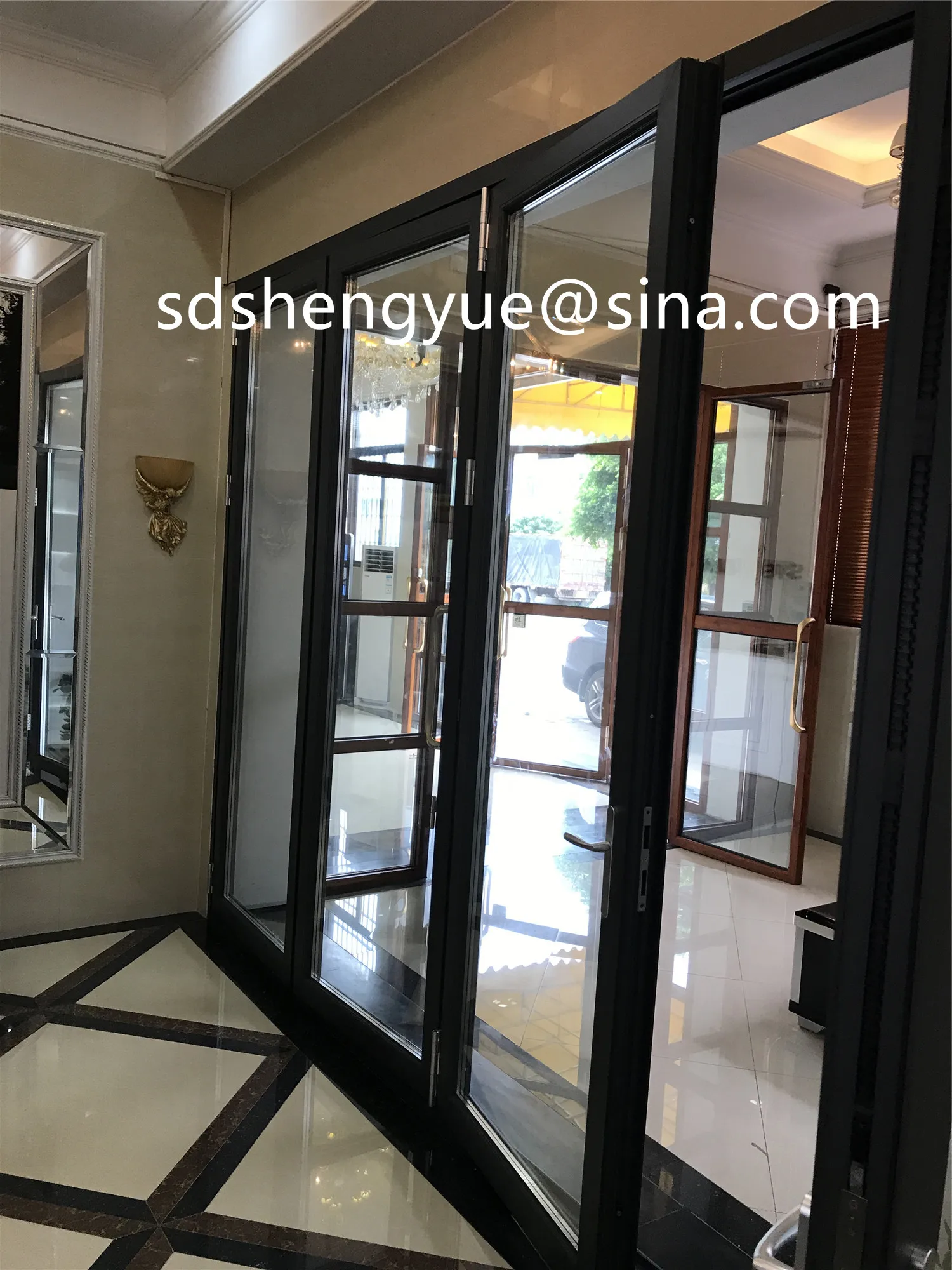Sliding patio door Low-E glass accordion Doors Exterior Folding Design Restaurant Layer Double Aluminium Foldable Glass Door