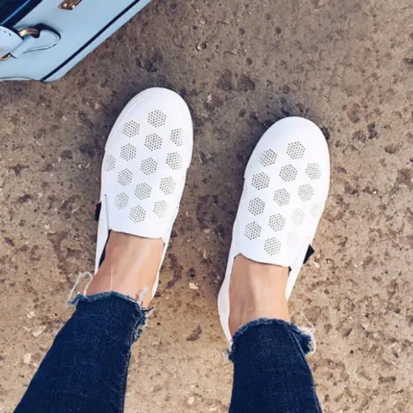 Prix GOGC 2019 nouveau Style femmes chaussures avec trou respirant femmes chaussures plates Surface nette femmes Slipony femmes baskets été Autunm 890