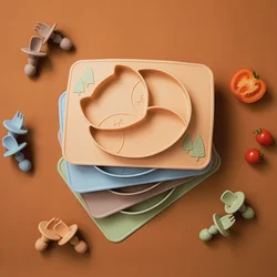 Conjunto de 2 peças de silicone para alimentação de bebê, formas de raposa, garfo e colher, antiderrapante, três compartimentos, presente para recém nascidos