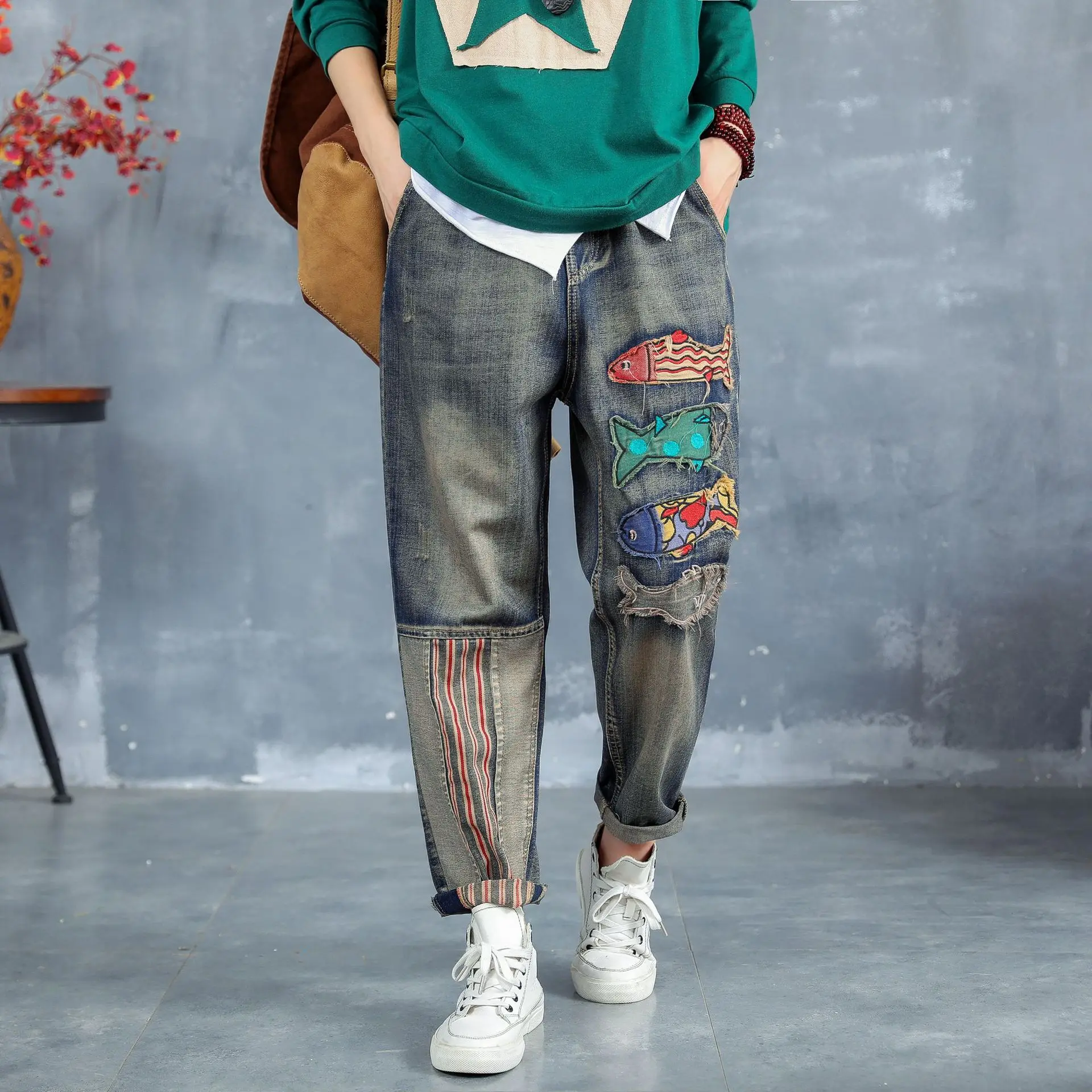

Autumn new small fish embroidery loose denim pants female elastic waist retro harem pants trousers js