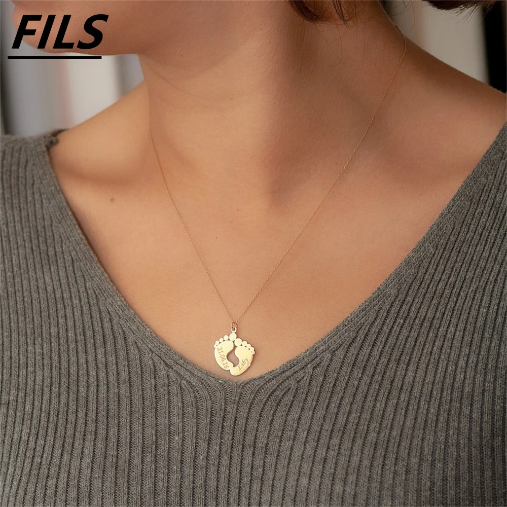 Fils Custom Necklace Women Fashion Stainless Steel Lovely Baby Foot Pendant Necklaces Custom Name Men Silver Choker Necklace Gif le pere la mere le fils