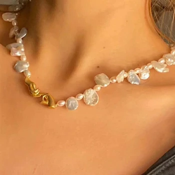

Hand-in-hand necklace 2020 new limb language freshwater petal-shaped baroque pearl collarbone chain necklace