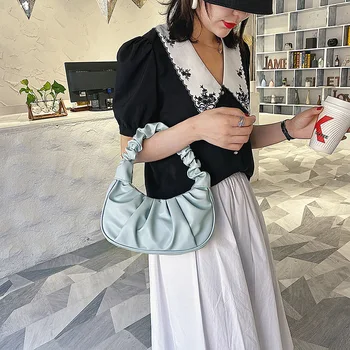 

2020 New Women's Handbag Korean Ins Fashion Solid Color Wild Shoulder Bag Cloud Women's Handbag Shoulder Bag