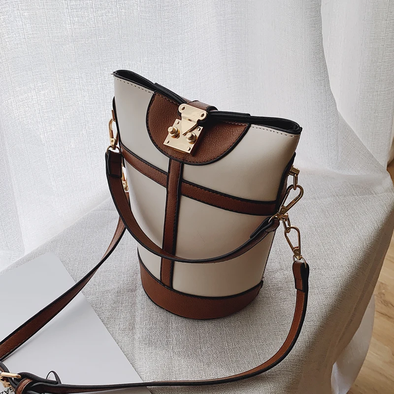 

French niche bag foreign style female bag 2020 new wave Korean version messenger bag fashion shoulder bag bucket bag