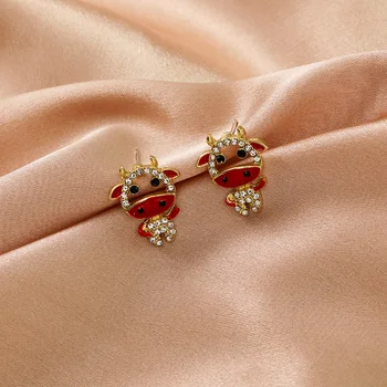 

Cute Cartoon Red Bull Head Earrings for Women Model Rhinestone Zodiac Bull Simple Small stud Earrings Fashion Trend New 2021