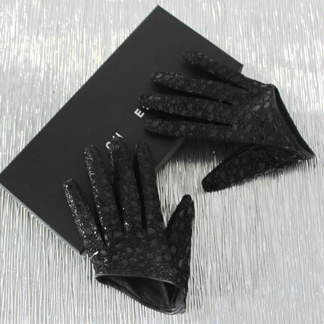 2021 Autumn And Winter New Products Fashion Ultra Short Sheepskin Checkered Sexy Leather Half Palm Gloves Women's