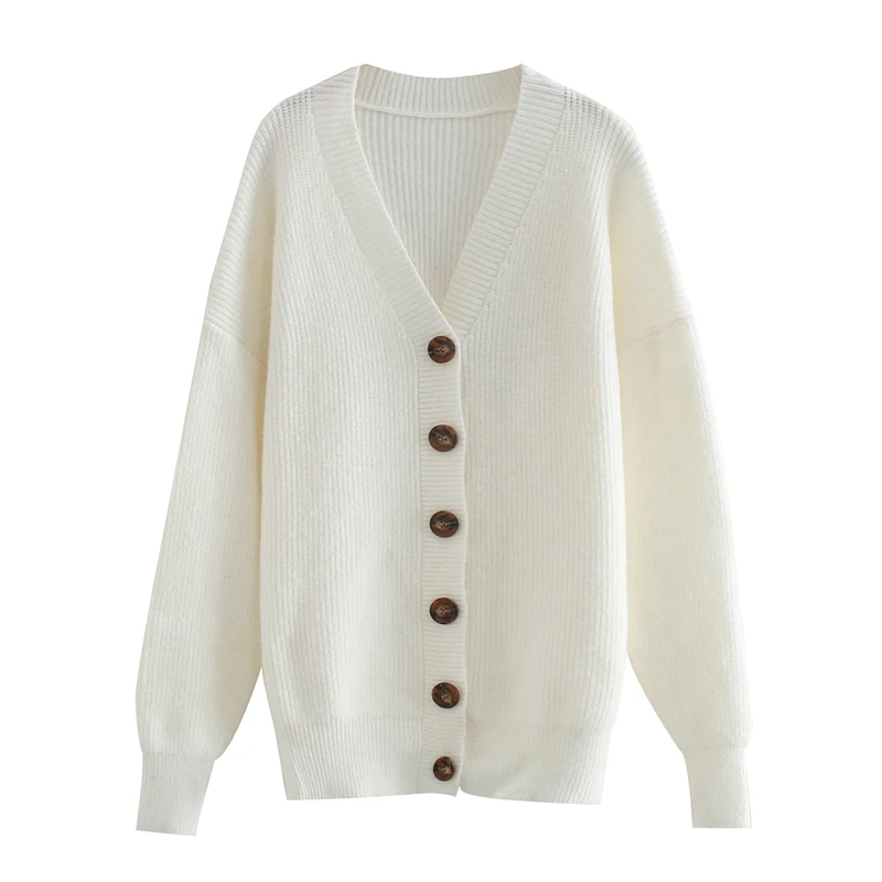 white knitted jacket