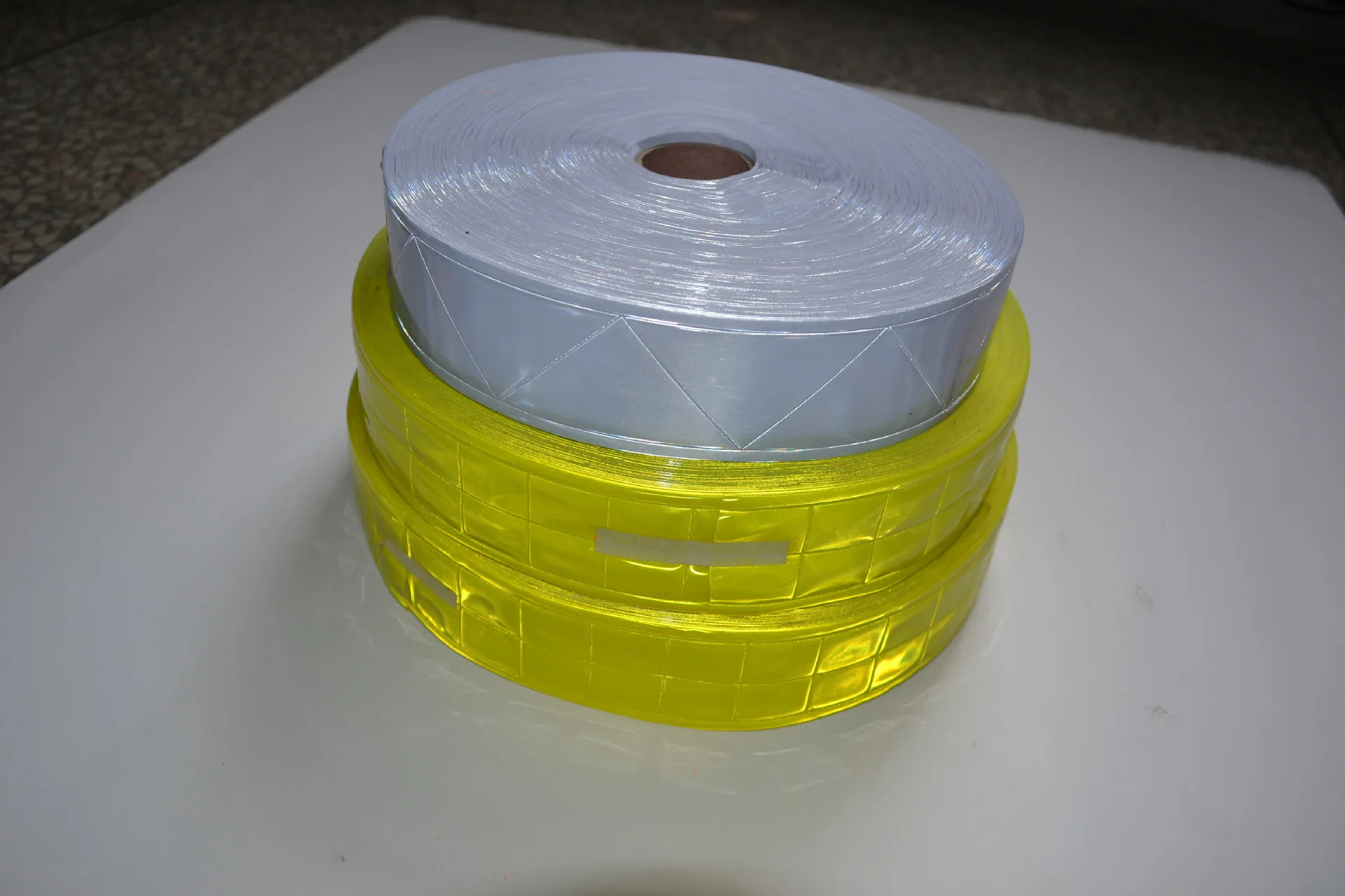 

Yellow Orange Red White PVC Reflective Lattice