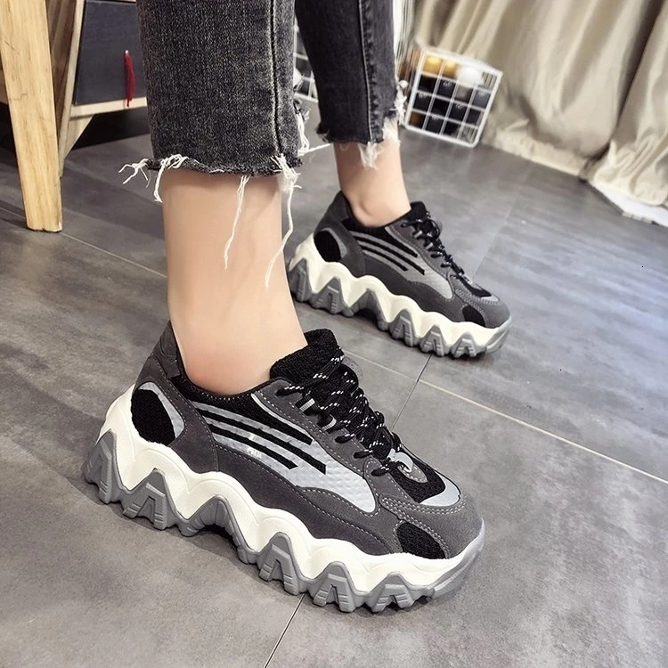 Весенние женские кроссовки Ulzzang; модная обувь для папы на шнуровке; женская повседневная обувь на платформе; черные женские кроссовки 5 см