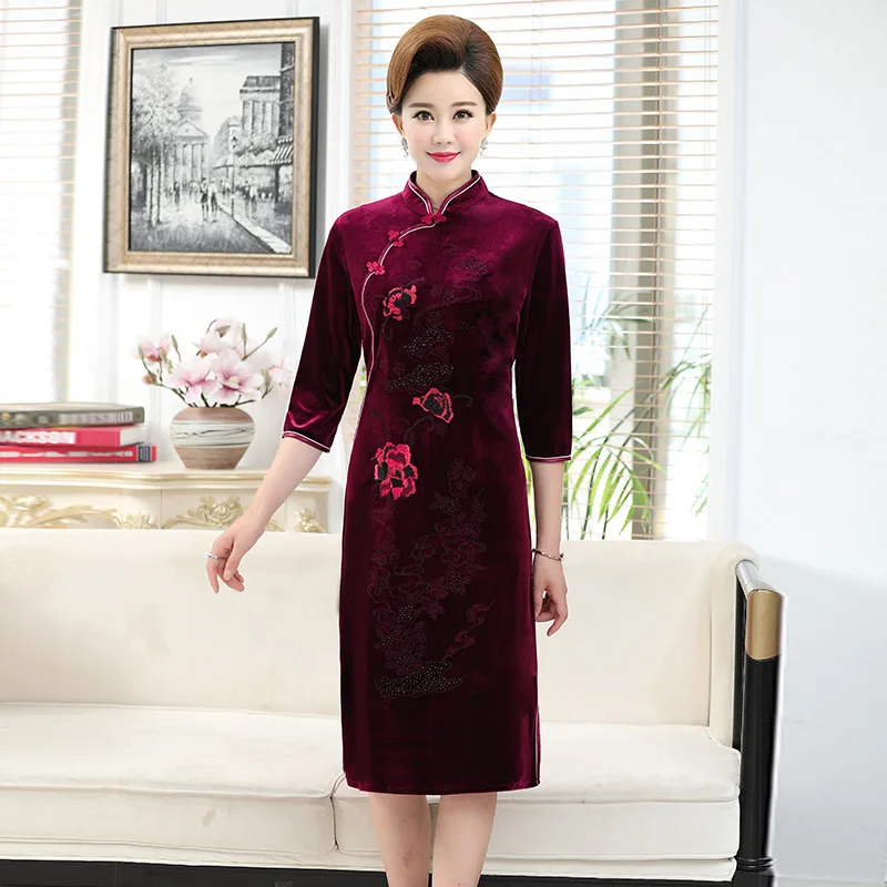 

Chinese Style Improved Cheongsam 2019 New Style Autumn Stand Collar Disc Button Large Size Dress Slit Hemline at Hem Velvet Cost