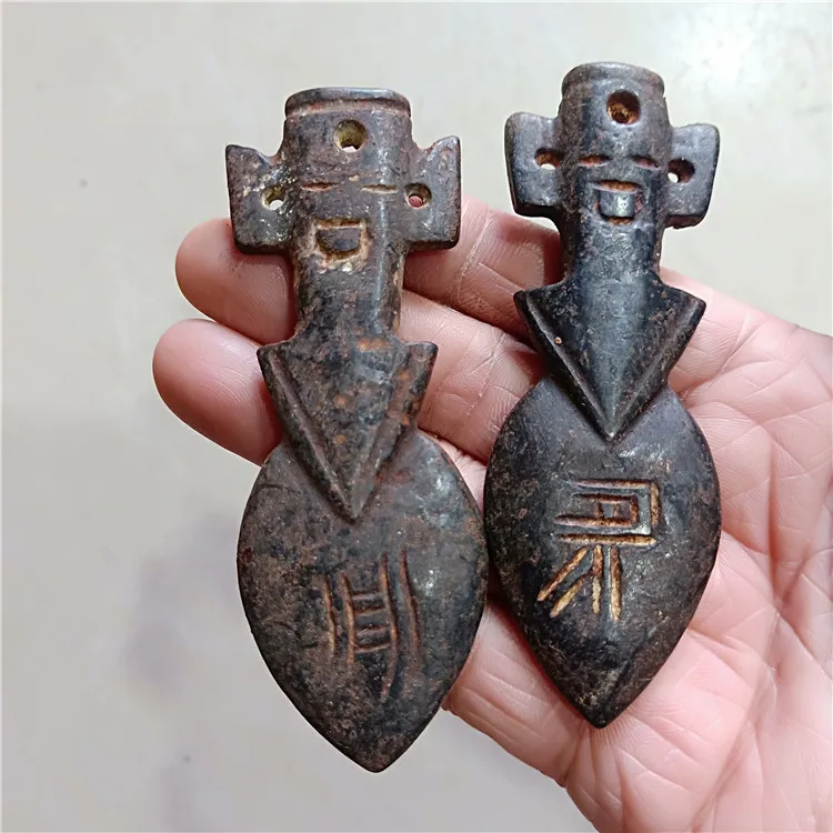

Художественная архаизовая черная железная метеоритовая скульптура художественный метеорит на удачу энергетическая статуя хелиоса #008