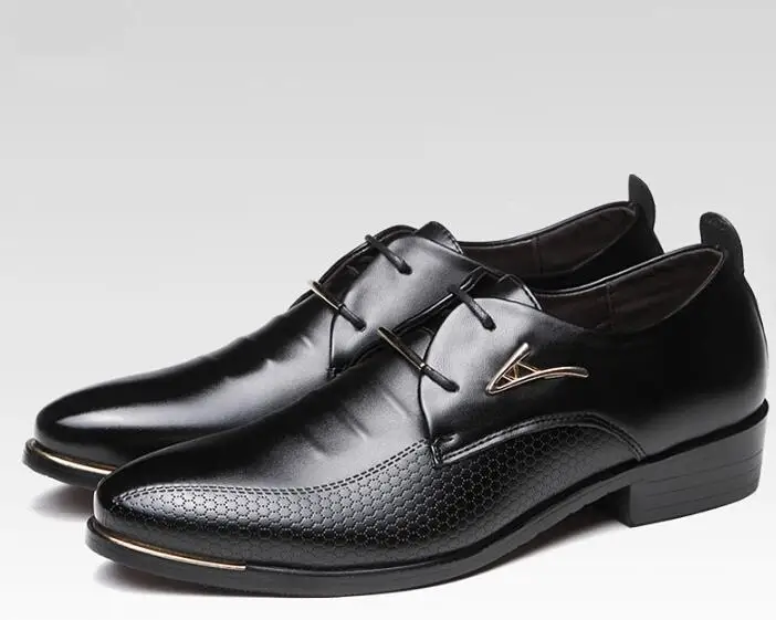 Heren Dress Schoenen Mode Wees Teen Lace Up Mannen Business Casual Schoenen Bruin Zwart Lederen Oxfords Schoenen Big Size 39-46 Heren Dress Schoenen Mode Wees Teen Lace Up Mannen Business Casual Schoenen Bruin Zwart Lederen Oxfords Schoenen Big Size 39-46