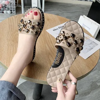 

Mhysa 2020 Women's Rhinestone Slippers Outdoor Fashion Crystal Sandals Casual PU Low Heel Rubber Soled Flip-flop Female Slipper