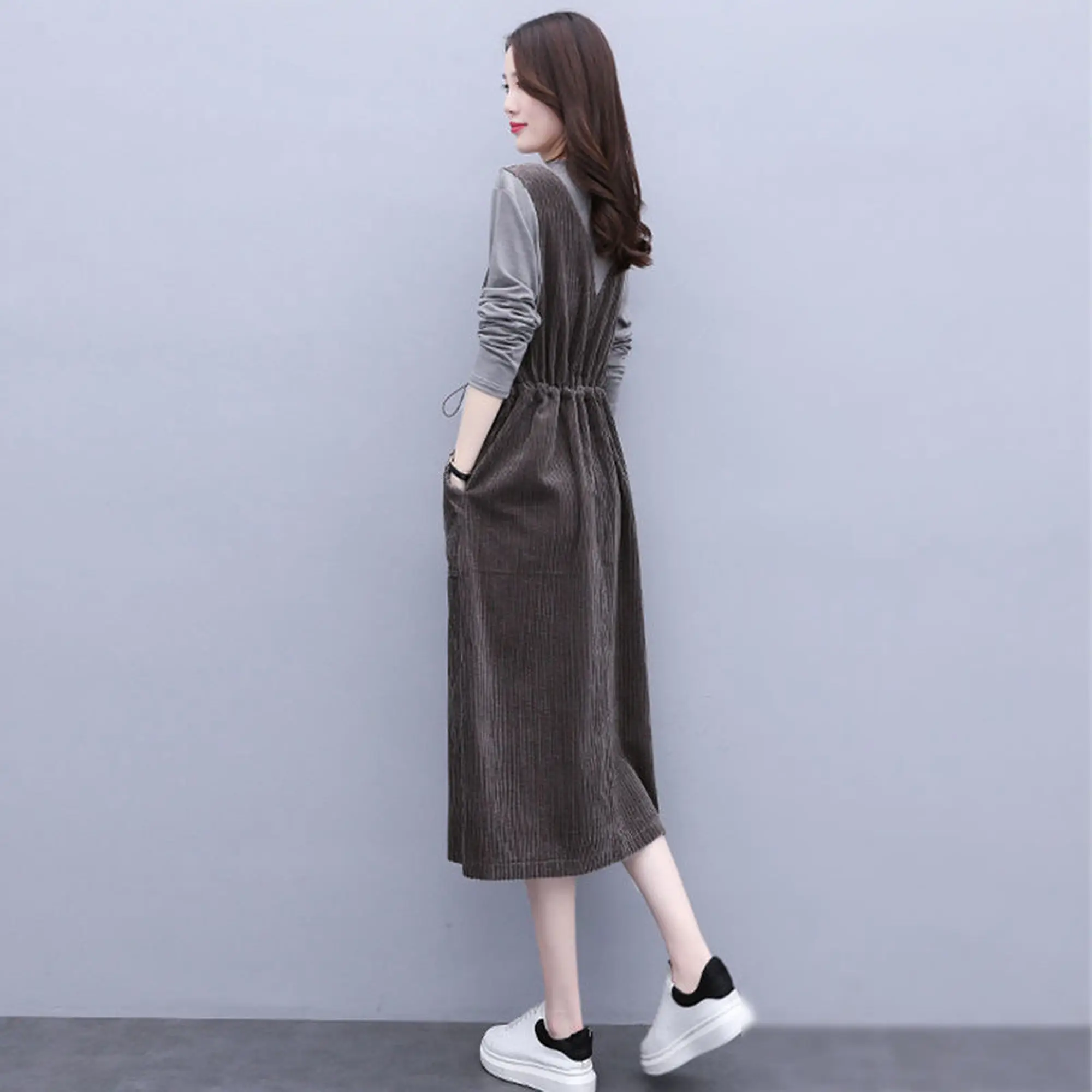 Long-sleeved dress women long-sleeved early 2020 autumn dress new waist-down age-reducing thin temperament Yangqi corduroy