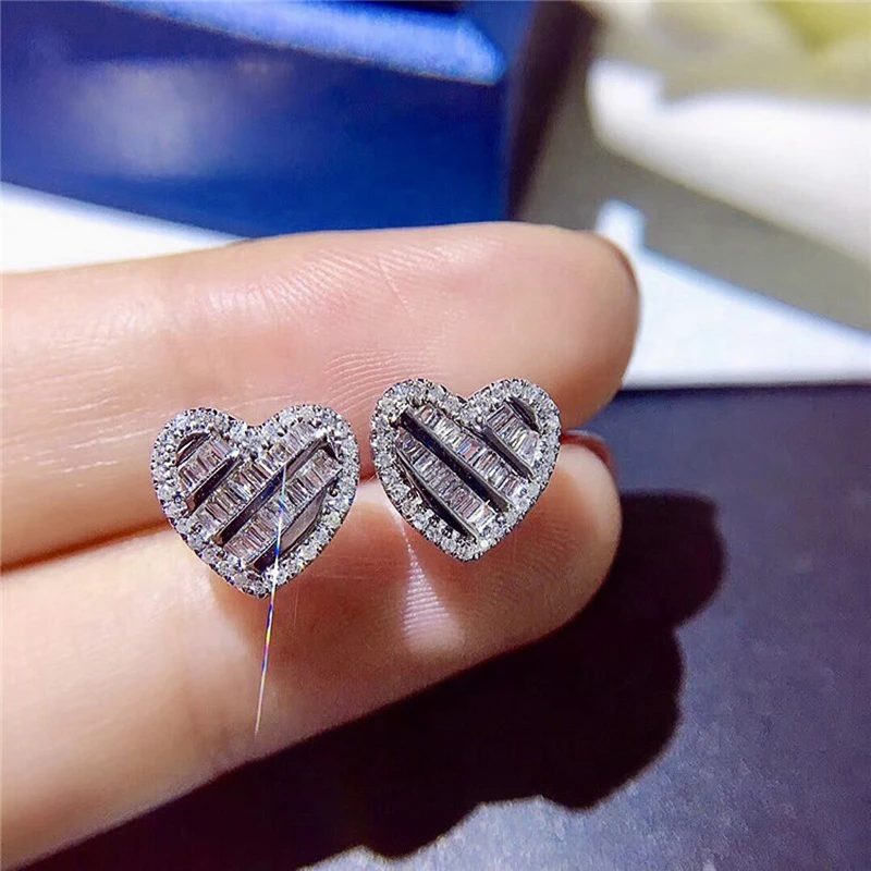 Huitan Hot Selling Fine Heart Stud Earrings Women Shiny CZ Best Gift for Lover Wedding Bridal Earrings Fashion Jewelry Wholesale