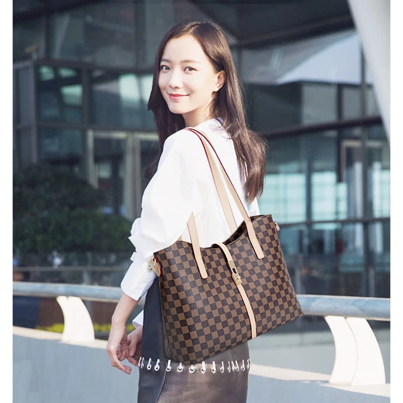 

KYYLSO four-piece female bag Printed large-capacity handbag trend Korean version of the single shoulder Messenger bag women