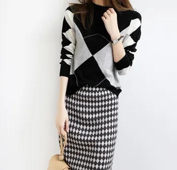 

2020 autumn and winter new style light luxury soft knit sweater diamond plaid contrast sweater skirt two-piece suit