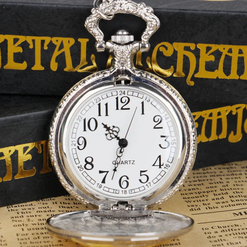 Рисунок 3 - Карманные часы с гравировкой в виде рыбок