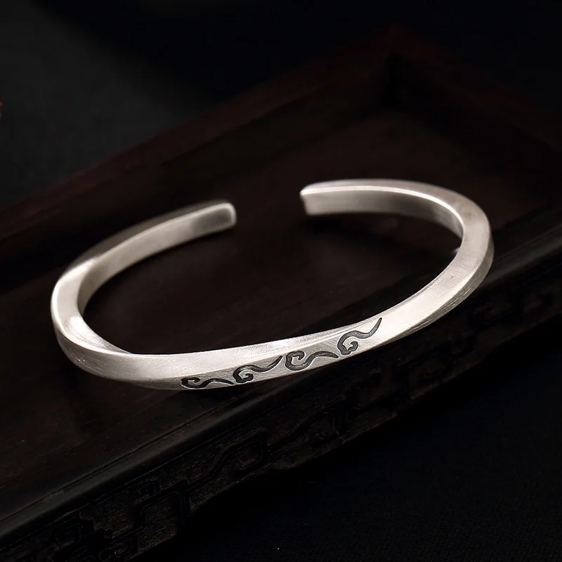 

One Deer Silver S999 Pure Silver Retro Cool Mobius Ring Xiangyun Fine Silver Simple Ladies' Bracelet Agent