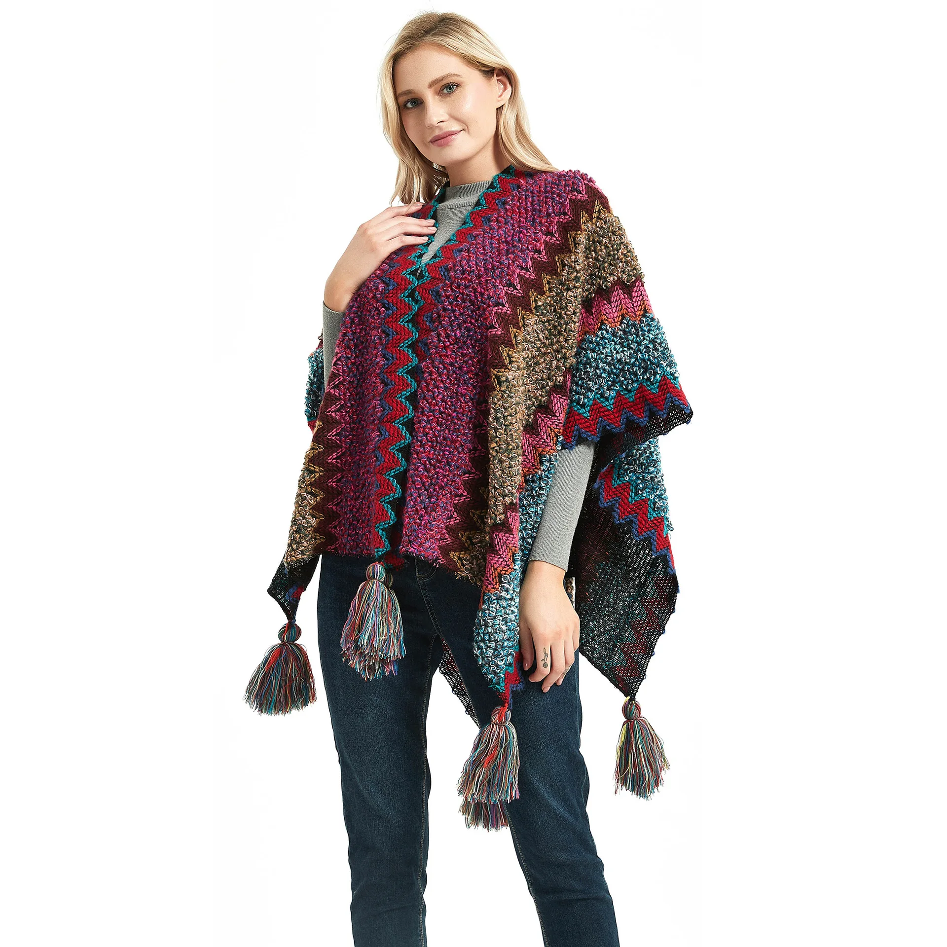 Poncho en laine vintage et très chaud porté