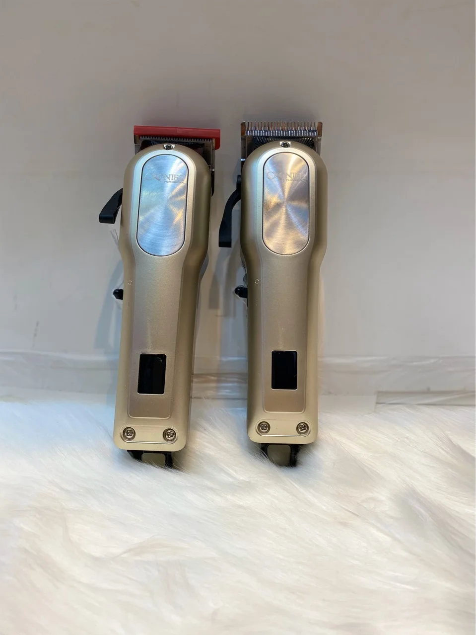 14402193139_160216752