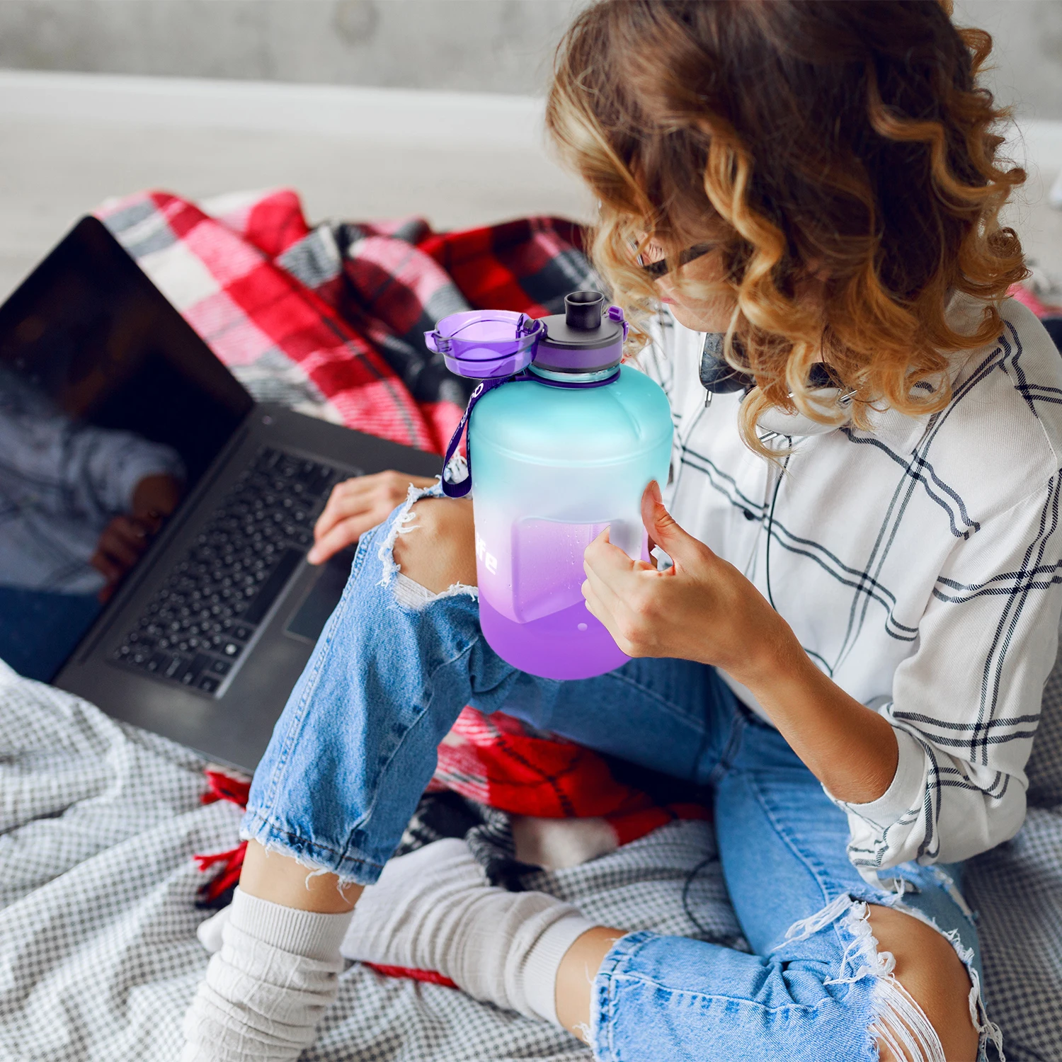 Simple Modern Filtered Water Bottle