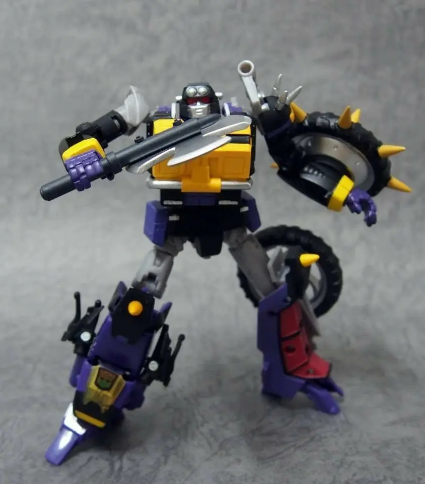 

Maiden Japan Junk Planet : Botcon Exclusive set C-01 Pescilen. Available Now!