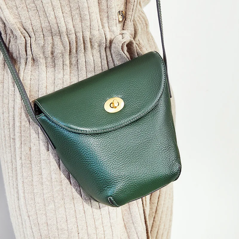 

2019Fashion handbag leather Cowhide luxury brand shoulder bag Lock catch solid color ladies handbag ladies shoulder bag designer