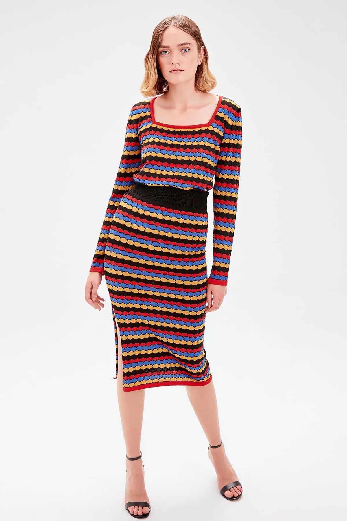 

Trendyol Tile Pattern Slash Detaylı Sweater Skirt TWOAW20YN0012