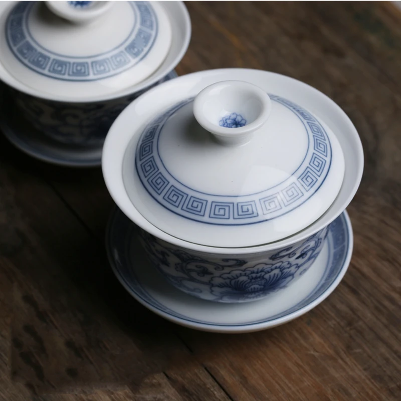 Mini Chinese Palace Style Tea Bowl Ceramic Teacup Blue And White Travel Kung Fu Tea Set Small Tureen Porcelain Cup Flower Gaiwan