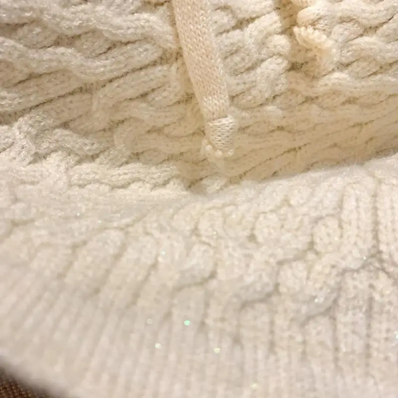 Женское трикотажное мини платье с длинным рукавом и высоким воротником