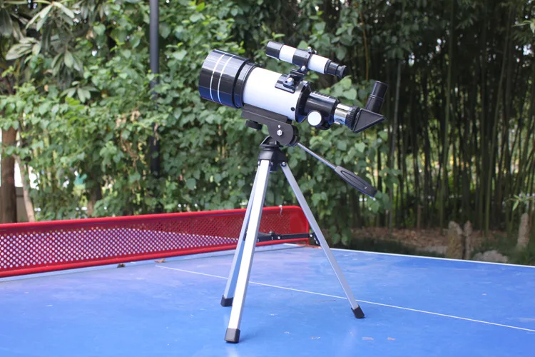 Telescópio e binóculos