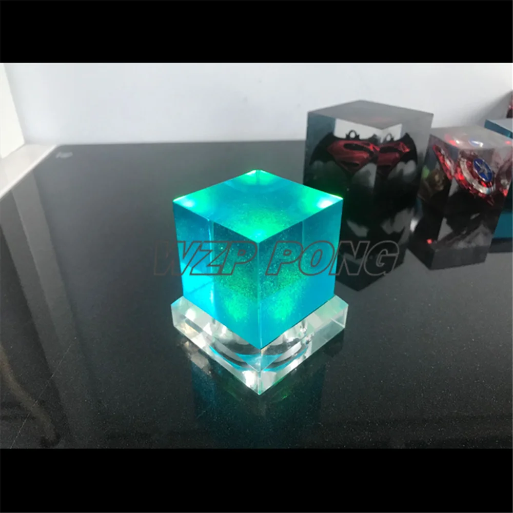 Marvel Loki Cosmic Cube cosplay Prop Светящиеся Кубики креативный пульт дистанционного управления Статуэтка куклы игрушки Коллекционная модель игрушки