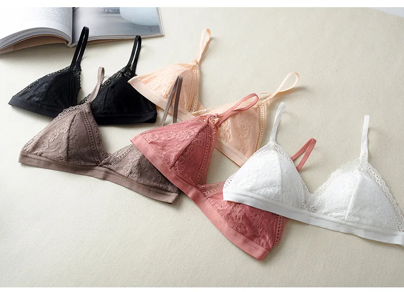 French Style Sexy Padded Lace Bralette Top For Woman Wire Free Seamless Adjusted Brassiere Lingerie Deep V Lace Bras