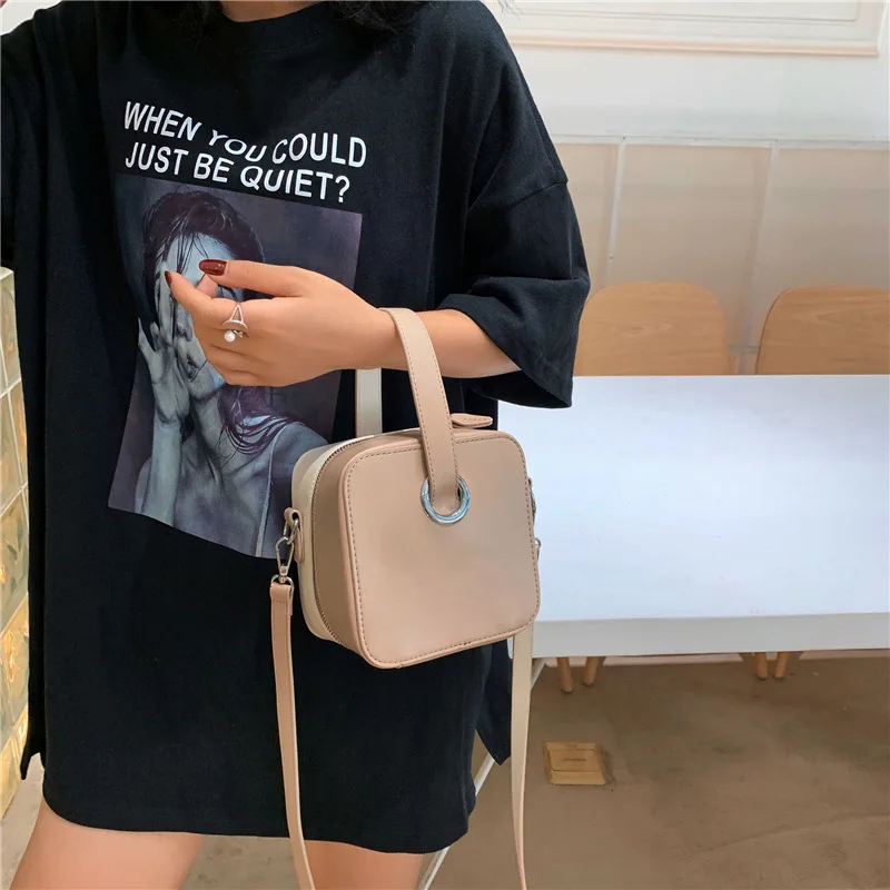 

Fashion portable women 2019 new camera bag foreign style slung over one shoulder summer small fresh net red bag