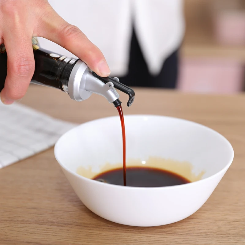 

Oil Bottle Stopper Vinegar Container Lock Plug Anti Dust Lid Pourer Seal Leak Proof Nozzle Sprayer Liquor Wine Dispenser Gadgets