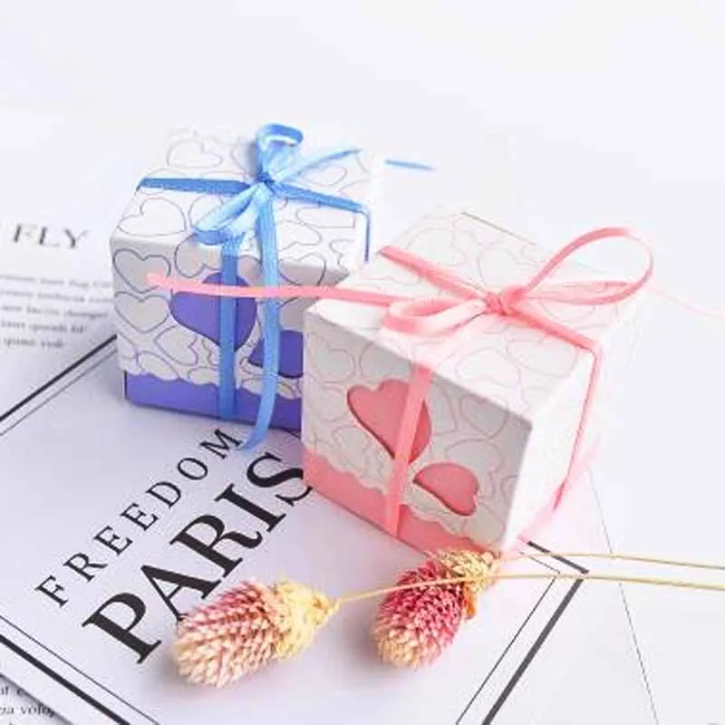 

DIY 3 color 50pcs+50ribbon 2018 hot New Heart to heart candy box pink and green personality wedding candy box square love box