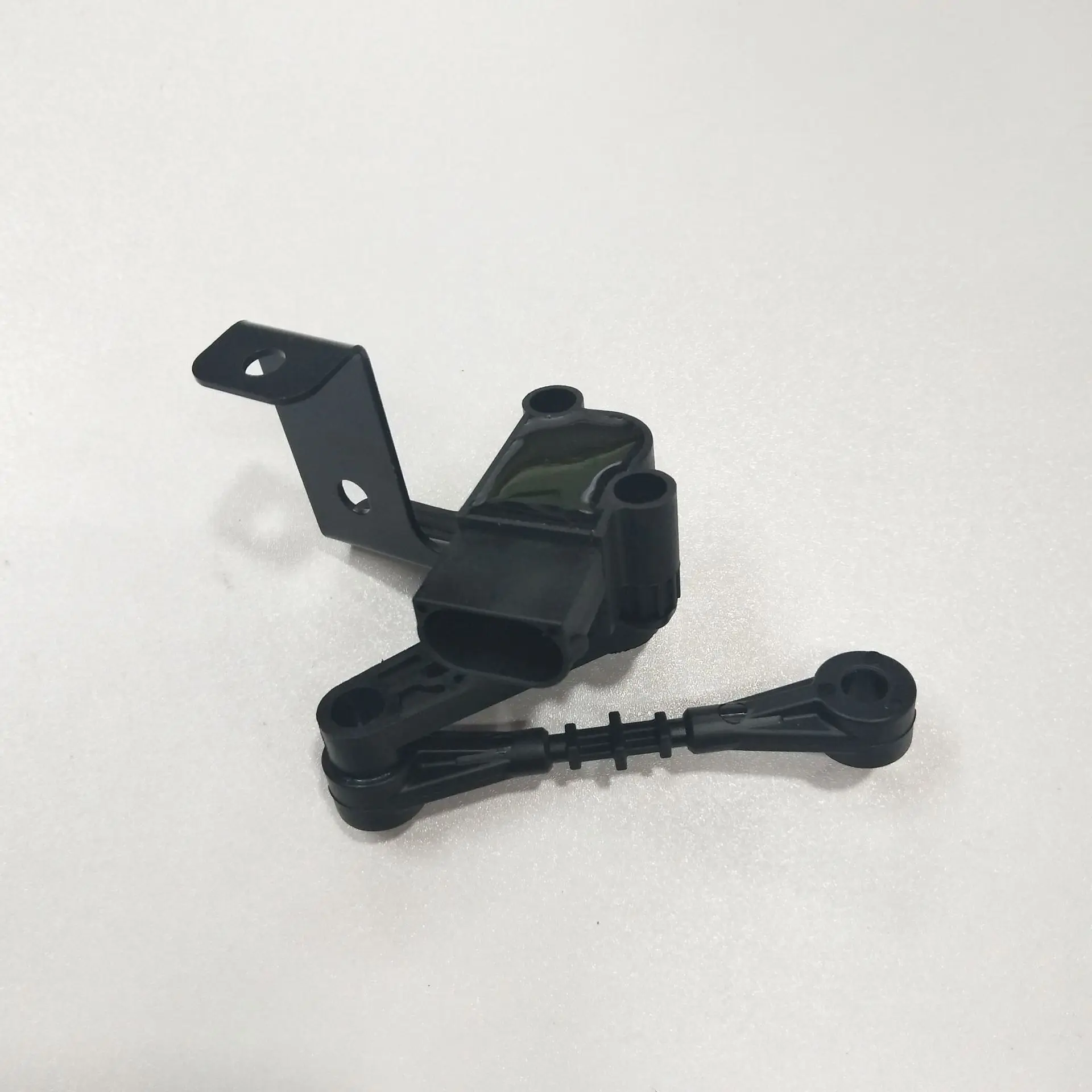 

Car Left Front Height Sensor Headlight Liquid Level Sensor Suitable for Range Rover Evoque L538