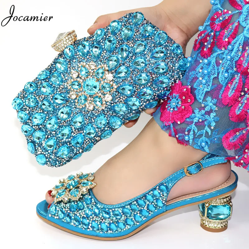 Небесно-Голубой Итальянская обувь с Комплект сумочкой в тон украшенные стразами