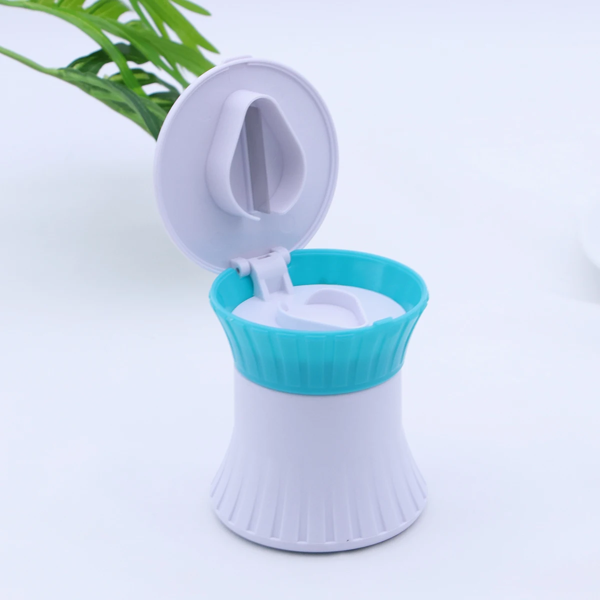 1pc Portable Pill Container Splitter Pill Medicine Crusher Pill Box