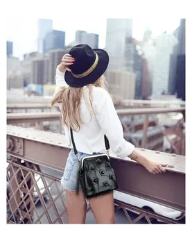 

Women's shoulder bag diagonal straddle bag 2020 new fashion tassel bag rivet bag chain bar small bag classic fashion