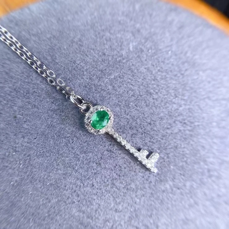 

natural green emerald gem Pendant natural gemstone pendant necklace S925 silver Fashion lovely round key girl gift fine jewelery