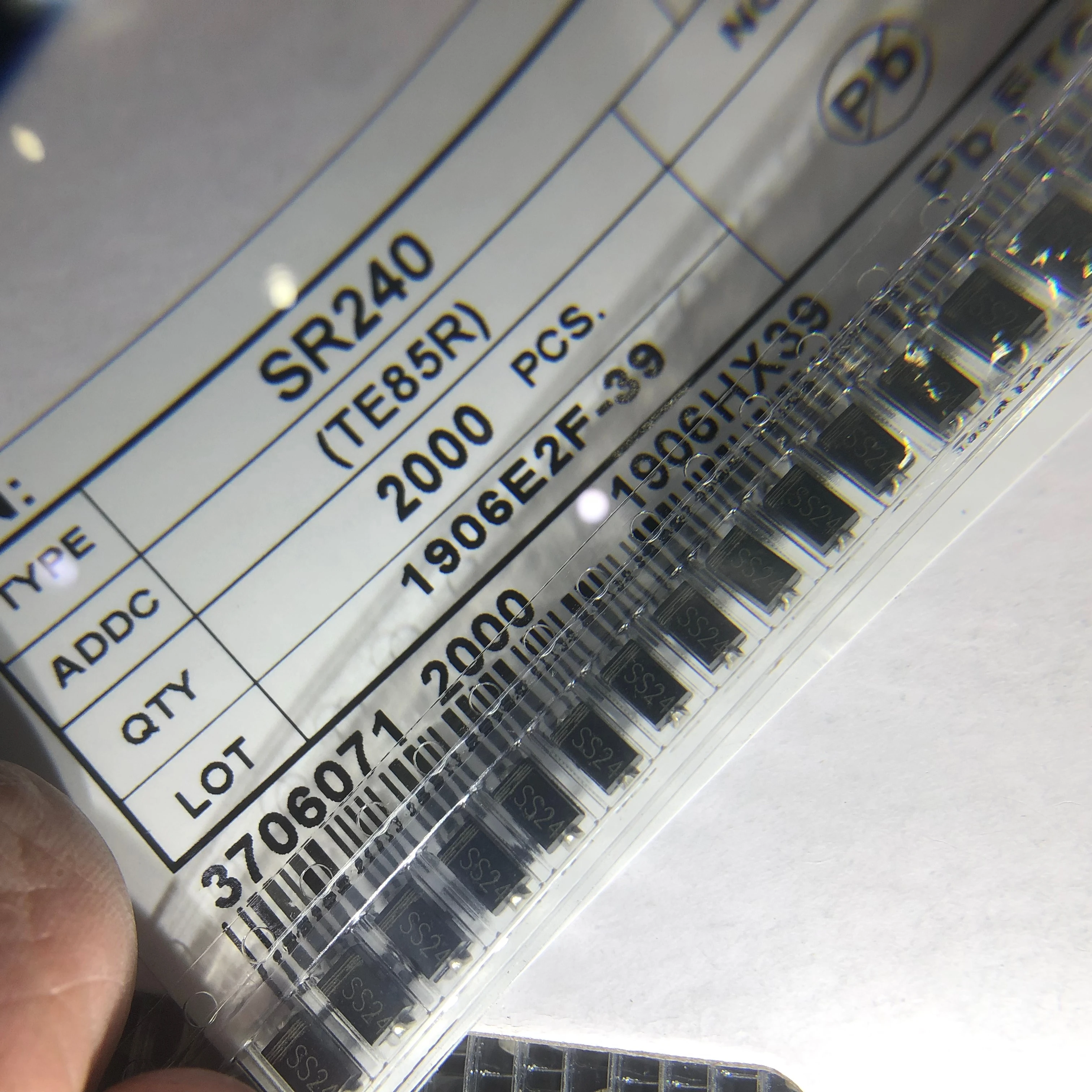 20 шт./50 шт./100 шт./200 шт./500 шт. диод Шоттки SS24 2A 40 в SMA SR240 DO-214AC SMD