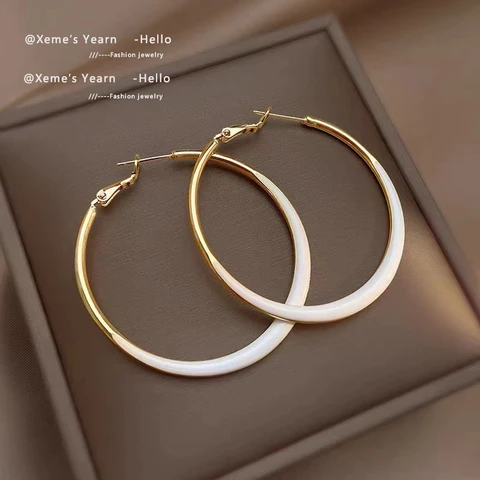 New European and American Temperament White Enamel Metal Hoop Earrings Simple Accessories For Womans Fashion Jewelry Party