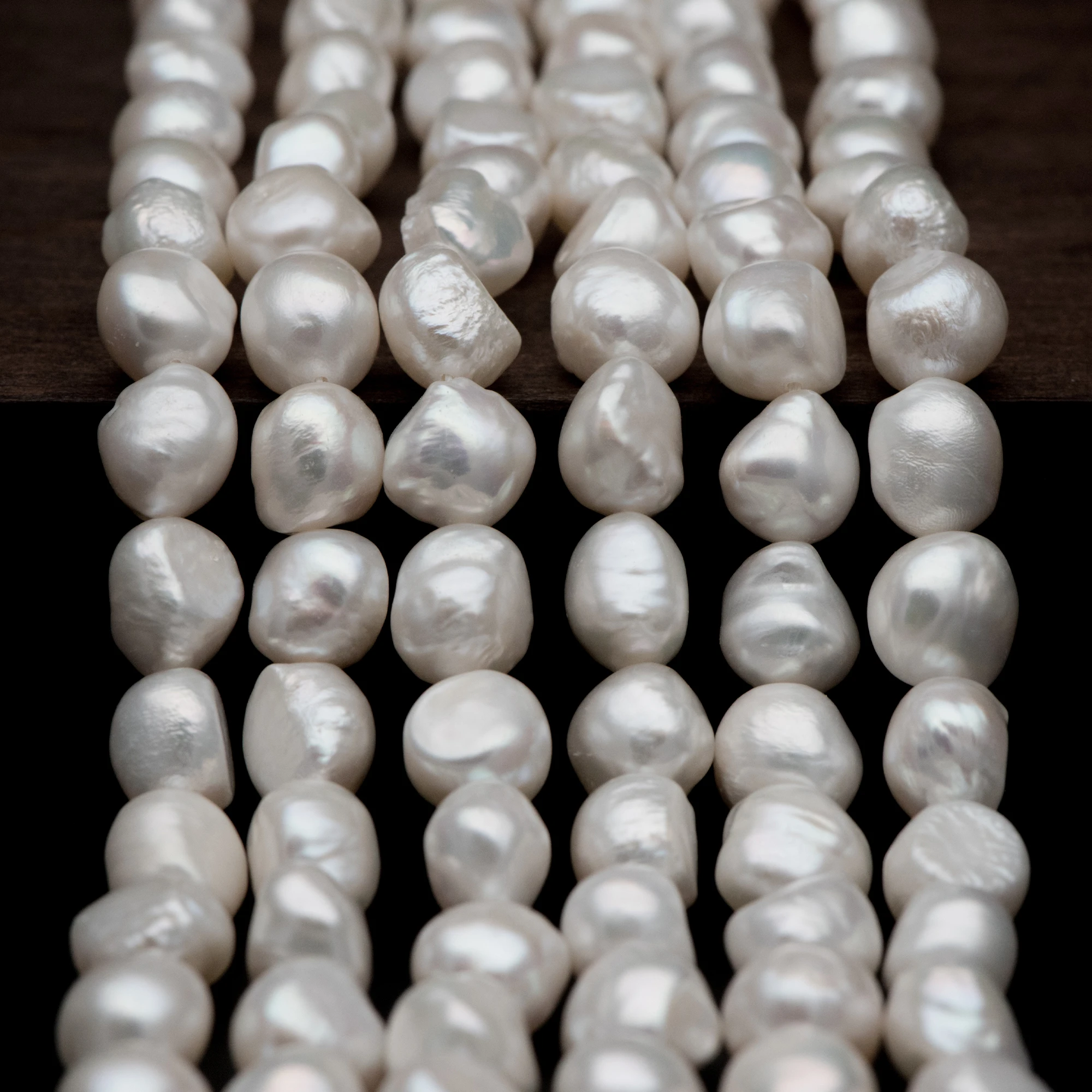 Пресноводные жемчужины для картофеля 10 мм белые в стиле барокко- (PL15-3-NEW)/ 15