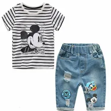 Комплекты одежды для мальчиков летняя футболка в полоску с рисунком для маленьких мальчиков+ джинсовые шорты комплекты из 2 предметов детская джинсовая одежда с дырками