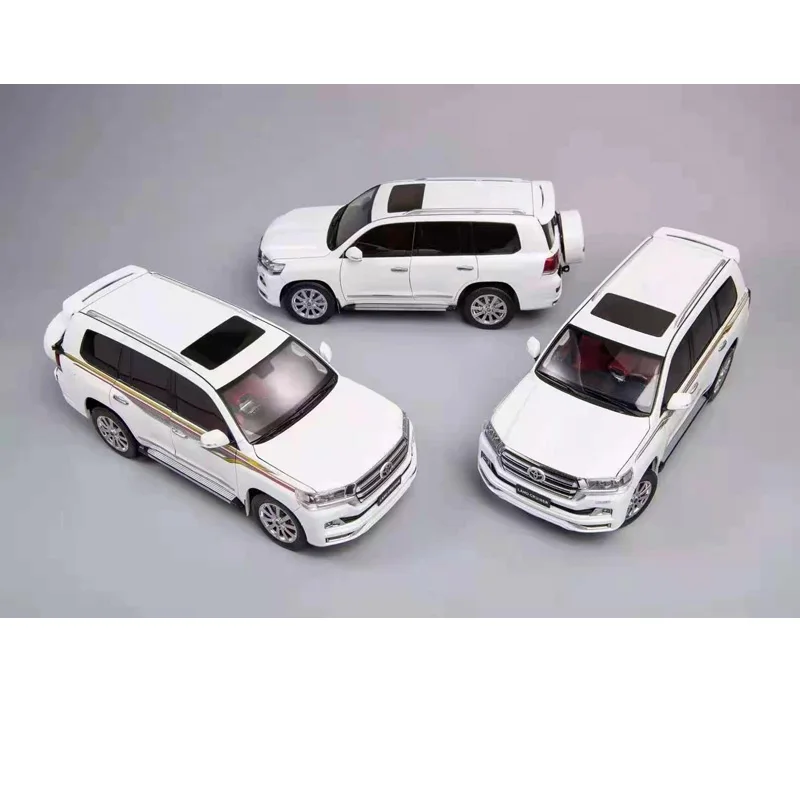 KENGFAI 1/18トヨタ ランドクルーザー200パールホワイト フル開閉