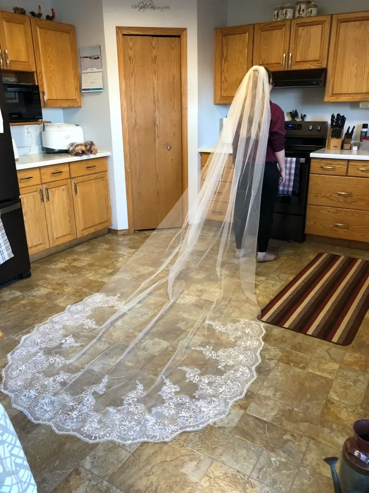 Cena Welon slubny biały kość słoniowa długie welony ślubne długi welon ślubny z koronkowymi krawędziami z grzebieniem akcesoria ślubne panna młoda Veu