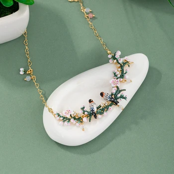 

Kolye Choker Exaggeration Cherry Bird Flower Necklace Female Design Sense Minority Elegant Temperament Foreign Style Jewelry