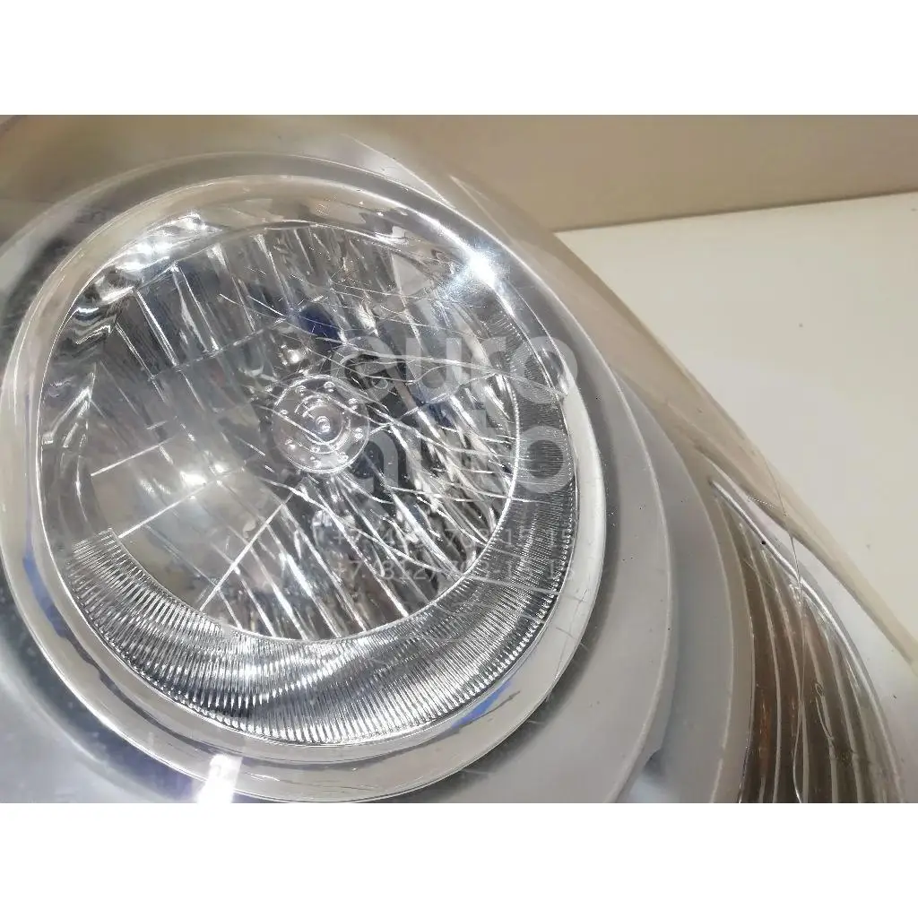 Headlight left, condition: USED, for Hyundai Starex H1/Grand Starex 921104H040 RIGHT WHEEL NOT XENON 921104H040